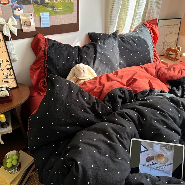 91家纺网 家纺一手货源 找家纺 阿曼达 2025新款韩系法式慵懒氛围感印花泡芙花边四件套（专版花型） 樱花泡芙-黑