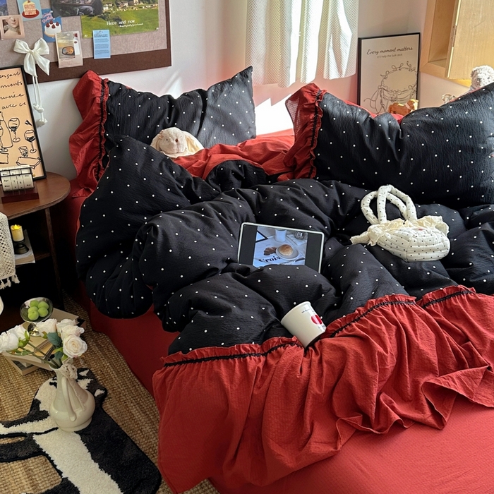 91家纺网 家纺一手货源 找家纺 阿曼达 2025新款韩系法式慵懒氛围感印花泡芙花边四件套（专版花型） 樱花泡芙-黑