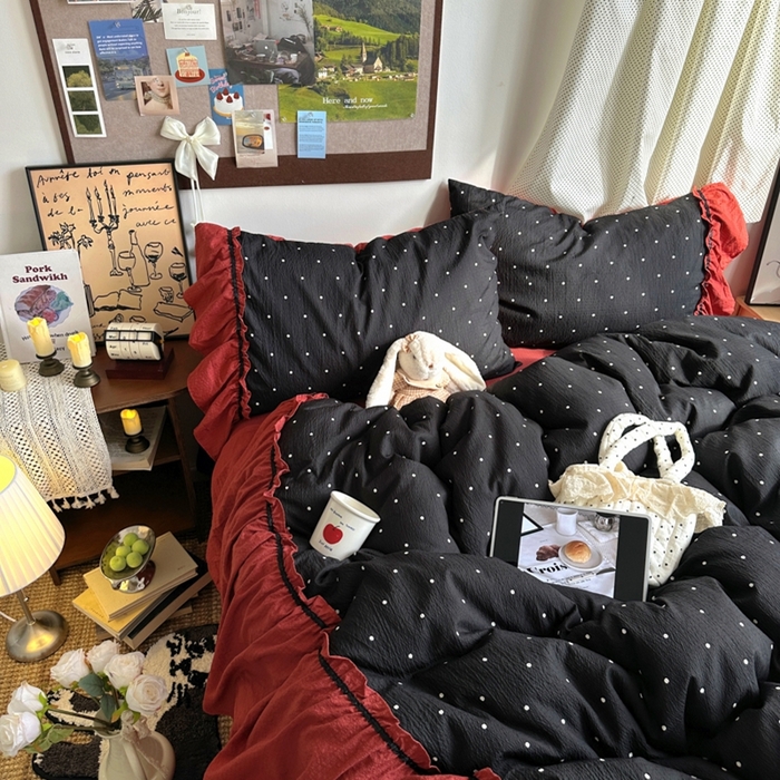 91家纺网 家纺一手货源 找家纺 阿曼达 2025新款韩系法式慵懒氛围感印花泡芙花边四件套（专版花型） 樱花泡芙-黑