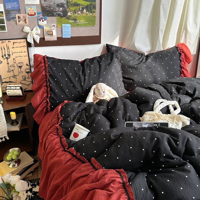 91家纺网 家纺一手货源 找家纺 阿曼达 2025新款韩系法式慵懒氛围感印花泡芙花边四件套（专版花型） 樱花泡芙-黑