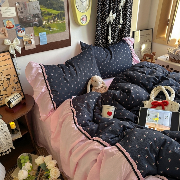 91家纺网 家纺一手货源 找家纺 阿曼达 2025新款韩系法式慵懒氛围感印花泡芙花边四件套（专版花型） 樱花泡芙-宅妹粉