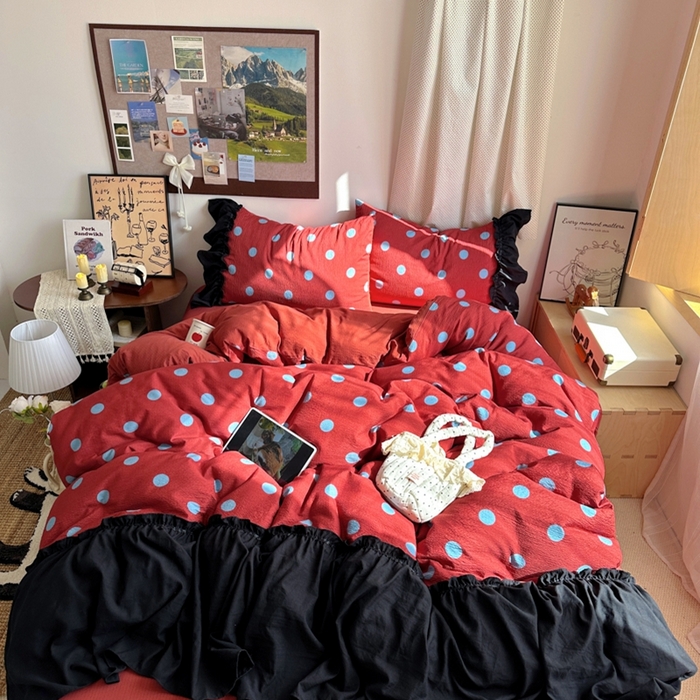 91家纺网 家纺一手货源 找家纺 阿曼达 2025新款韩系法式慵懒氛围感印花泡芙花边四件套（专版花型） 樱花泡芙-红