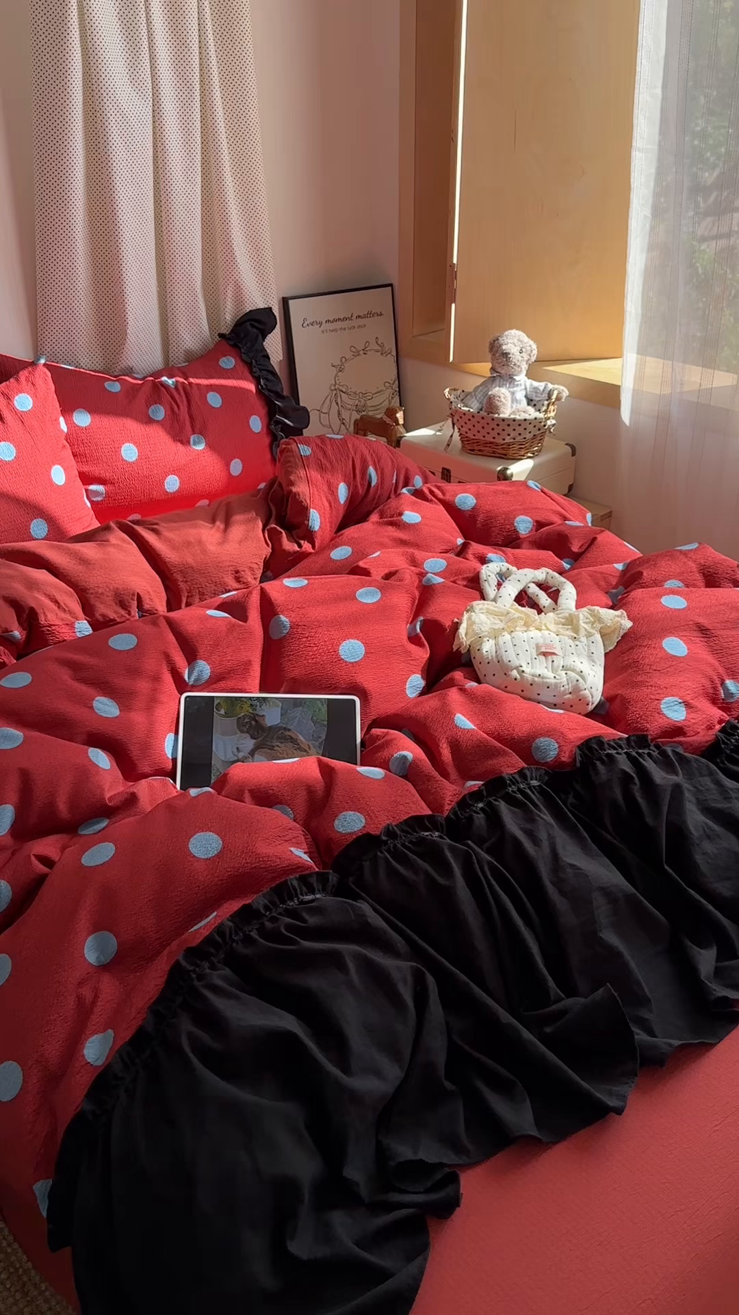 91家纺网 家纺一手货源 找家纺 阿曼达 2025新款韩系法式慵懒氛围感印花泡芙花边四件套（专版花型） 樱花泡芙-红