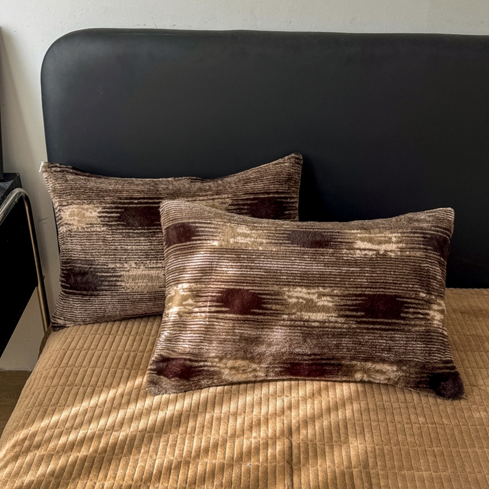 乐窝家纺仓储 2025新款加厚保暖兔毛绒牛奶绒单品枕套单件枕头套-美拉德系列 轮回