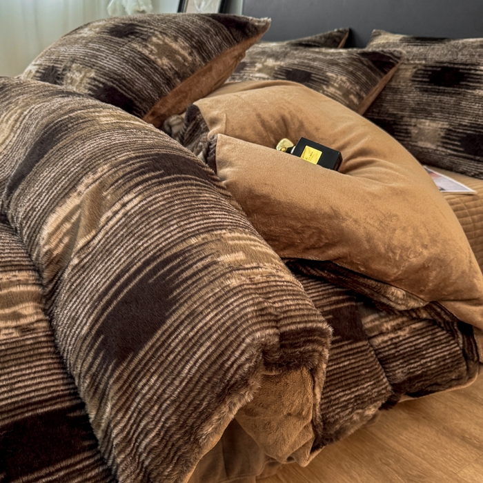 91家纺网 家纺一手货源 找家纺 乐窝家纺仓储 2025新款加厚保暖兔毛绒牛奶绒单品枕套单件枕头套-美拉德系列 轮回