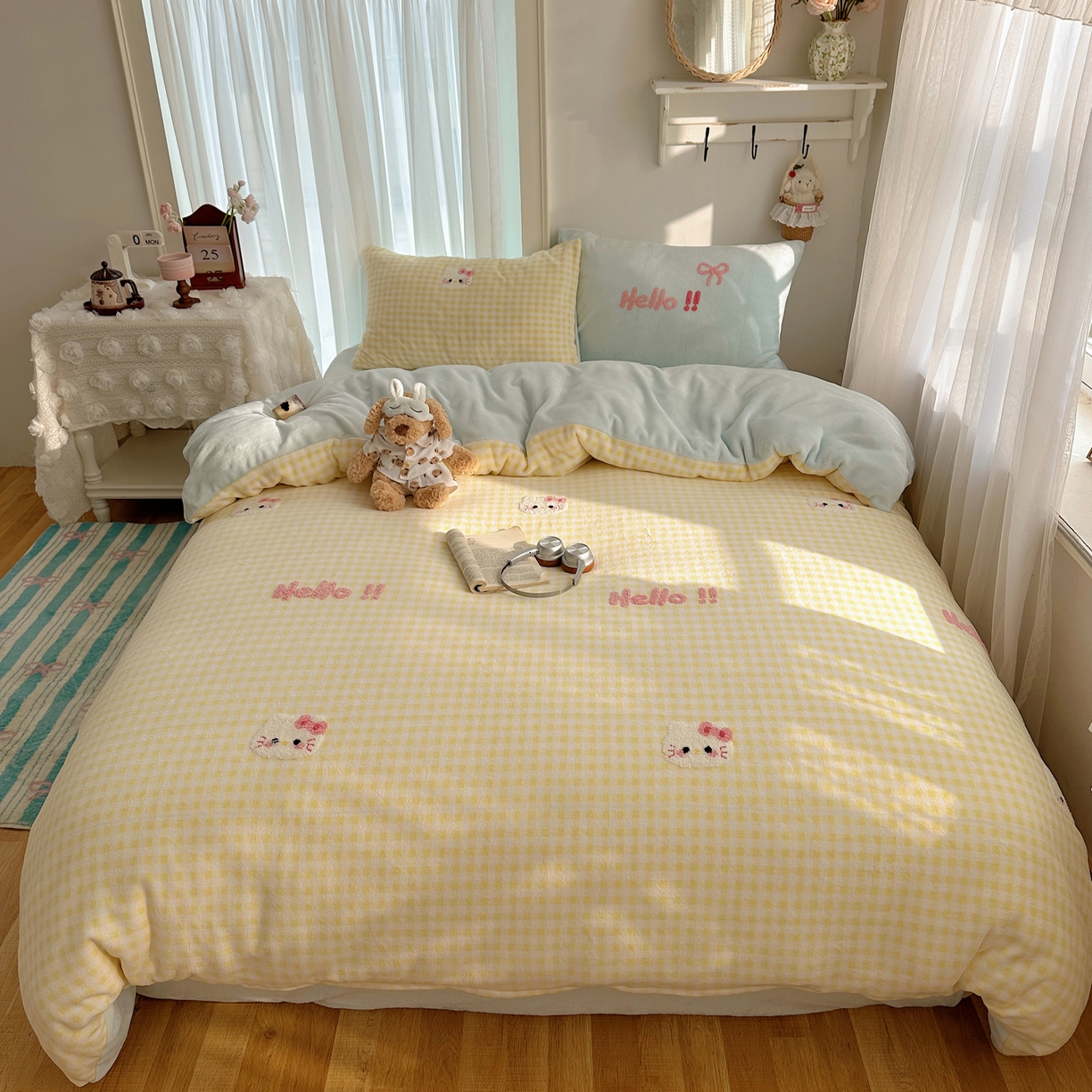 91家纺网 家纺一手货源 找家纺 韩都家居 2025新款ins毛巾绣猫咪系列加厚牛奶绒四件套 哈喽猫咪