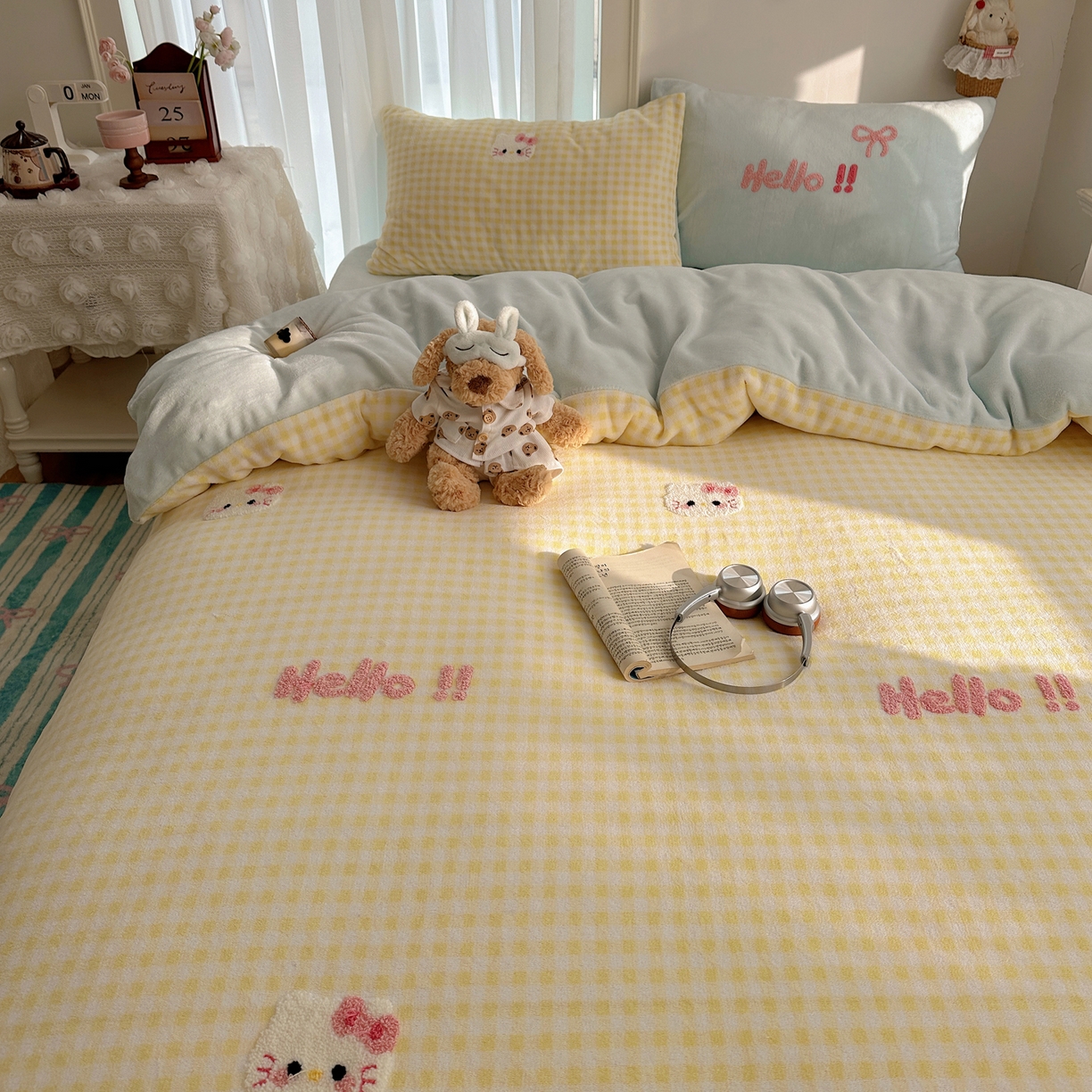 91家纺网 家纺一手货源 找家纺 韩都家居 2025新款ins毛巾绣猫咪系列加厚牛奶绒四件套 哈喽猫咪