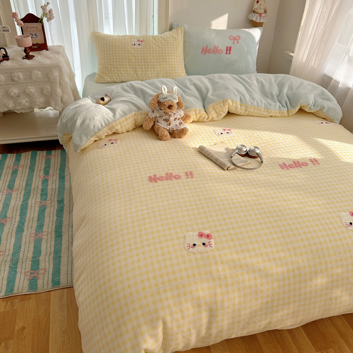 91家纺网 家纺一手货源 找家纺 韩都家居 2025新款ins毛巾绣猫咪系列加厚牛奶绒四件套 哈喽猫咪