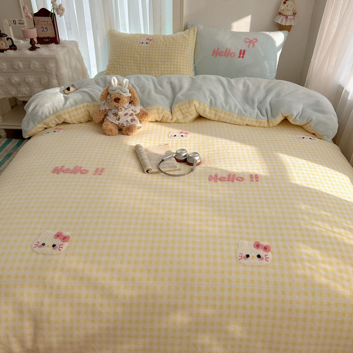 91家纺网 家纺一手货源 找家纺 韩都家居 2025新款ins毛巾绣猫咪系列加厚牛奶绒四件套 哈喽猫咪