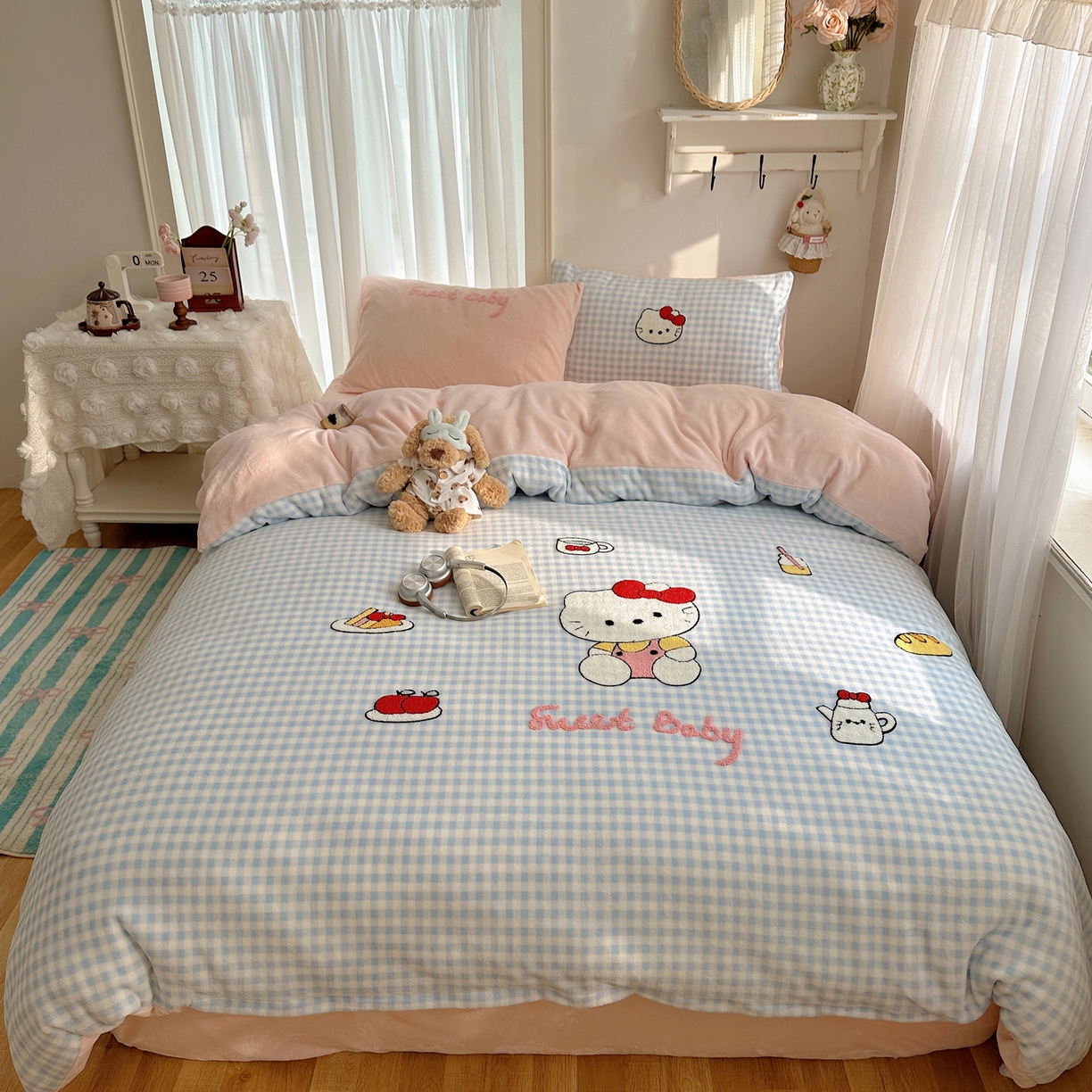 91家纺网 家纺一手货源 找家纺 韩都家居 2025新款ins毛巾绣猫咪系列加厚牛奶绒四件套 贪吃的猫