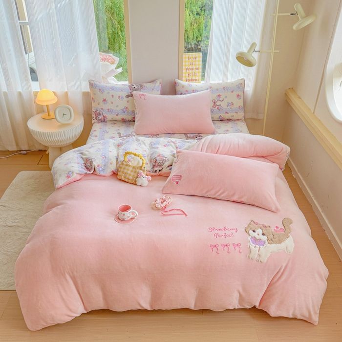 91家纺网 家纺一手货源 找家纺 （总）润肤居 2025新款卡通贴布绣牛奶绒系列四件套