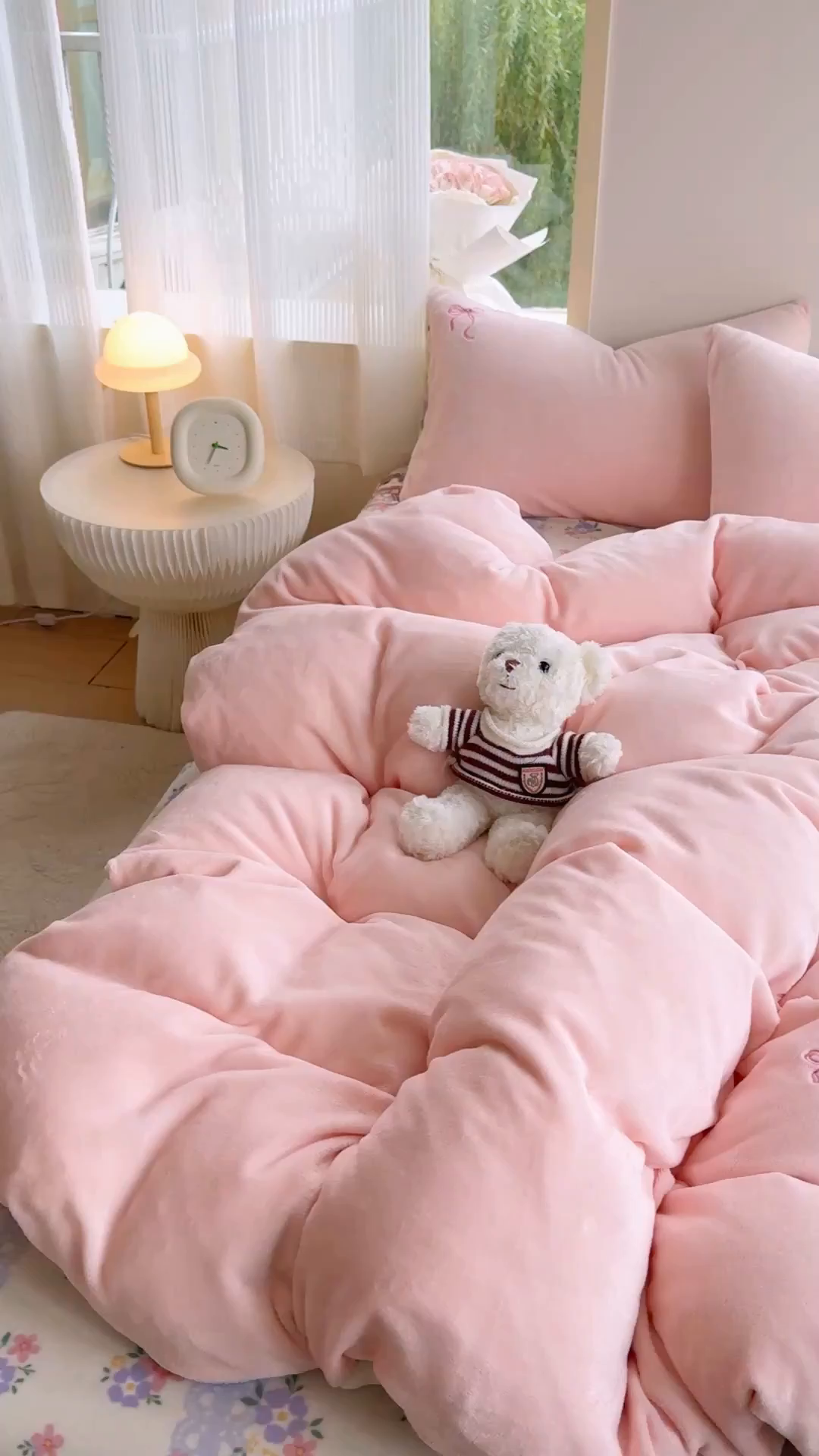 91家纺网 家纺一手货源 找家纺 润肤居 2025新款卡通贴布绣牛奶绒系列四件套 美美猫