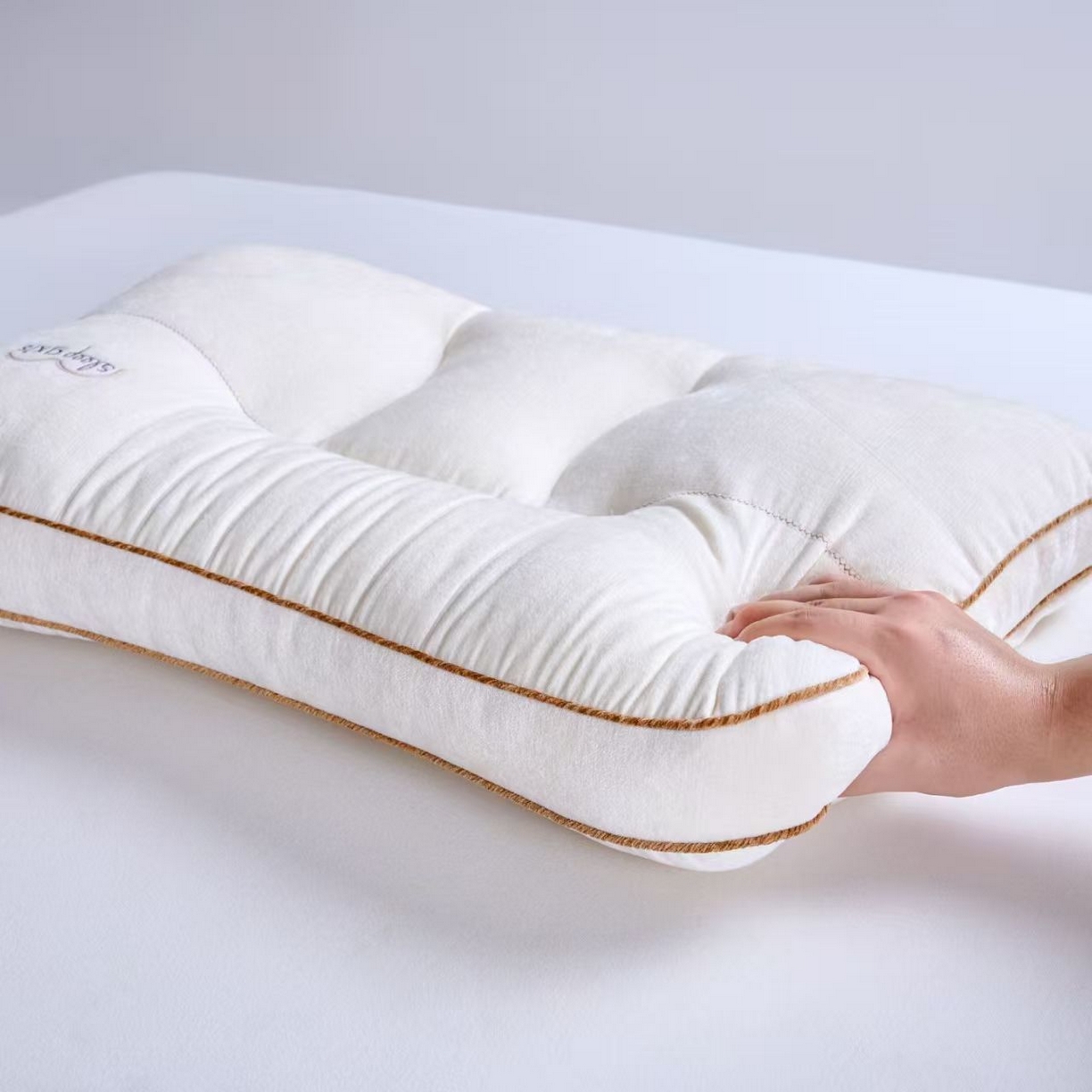 91家纺网 家纺一手货源 找家纺 （总）剑桥枕业 2025新款SPA亲肤绒布定型羽丝枕芯 秋冬绒枕 剑桥枕业新品高度款式好枕头