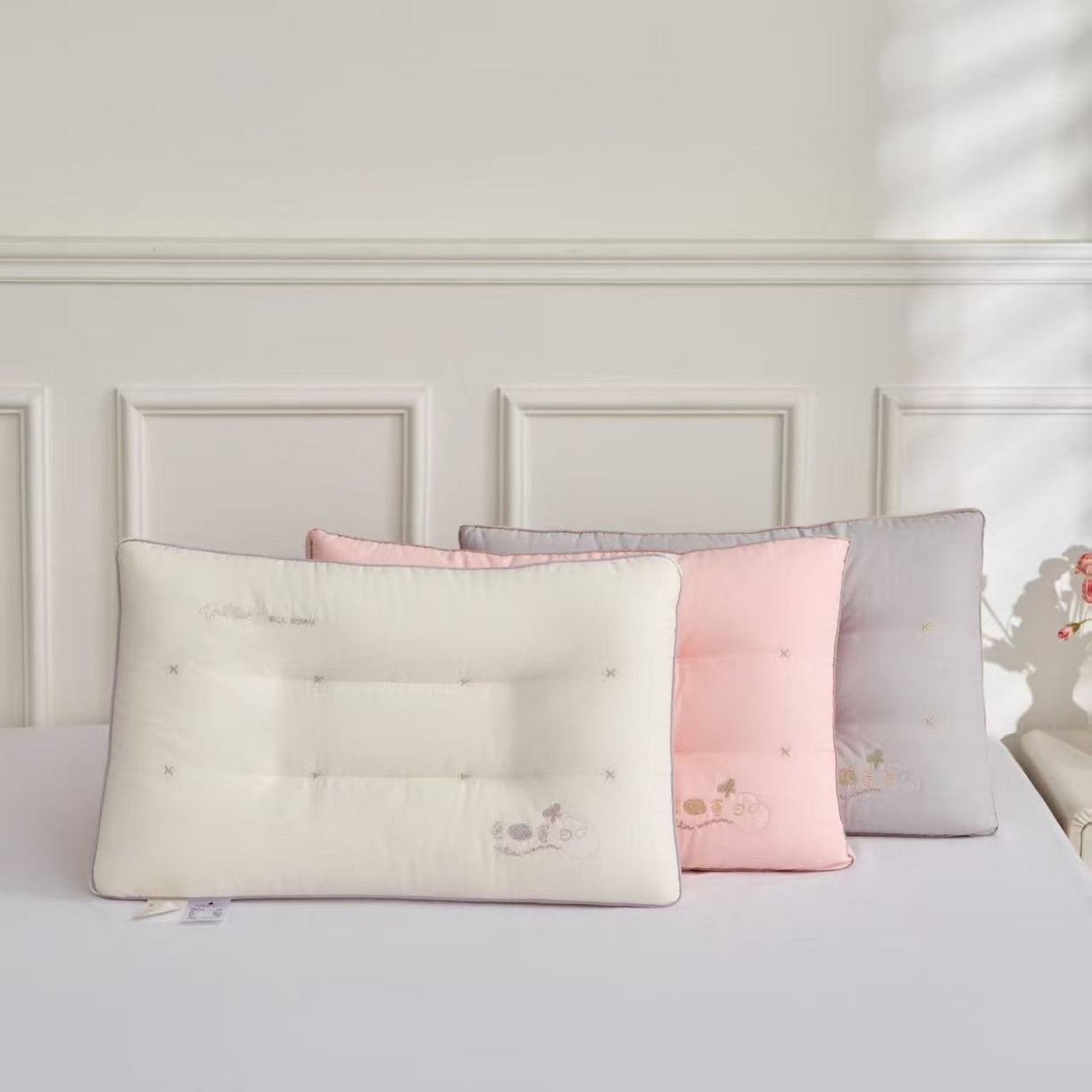 91家纺网 家纺一手货源 找家纺 （总）剑桥枕业 2025新款蚕蛹蛋白羽丝定型枕芯 剑桥枕业新品促销款式枕头