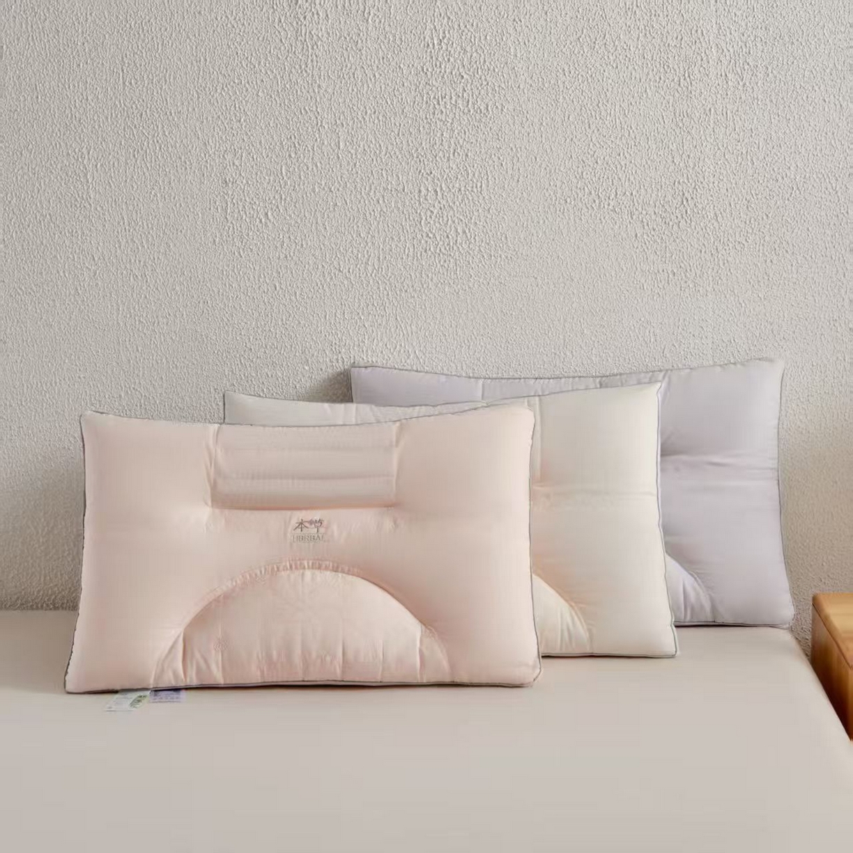 91家纺网 家纺一手货源 找家纺 （总）剑桥枕业 2025新款草本决明子羽丝定型枕芯 剑桥枕业新品促销款式枕头