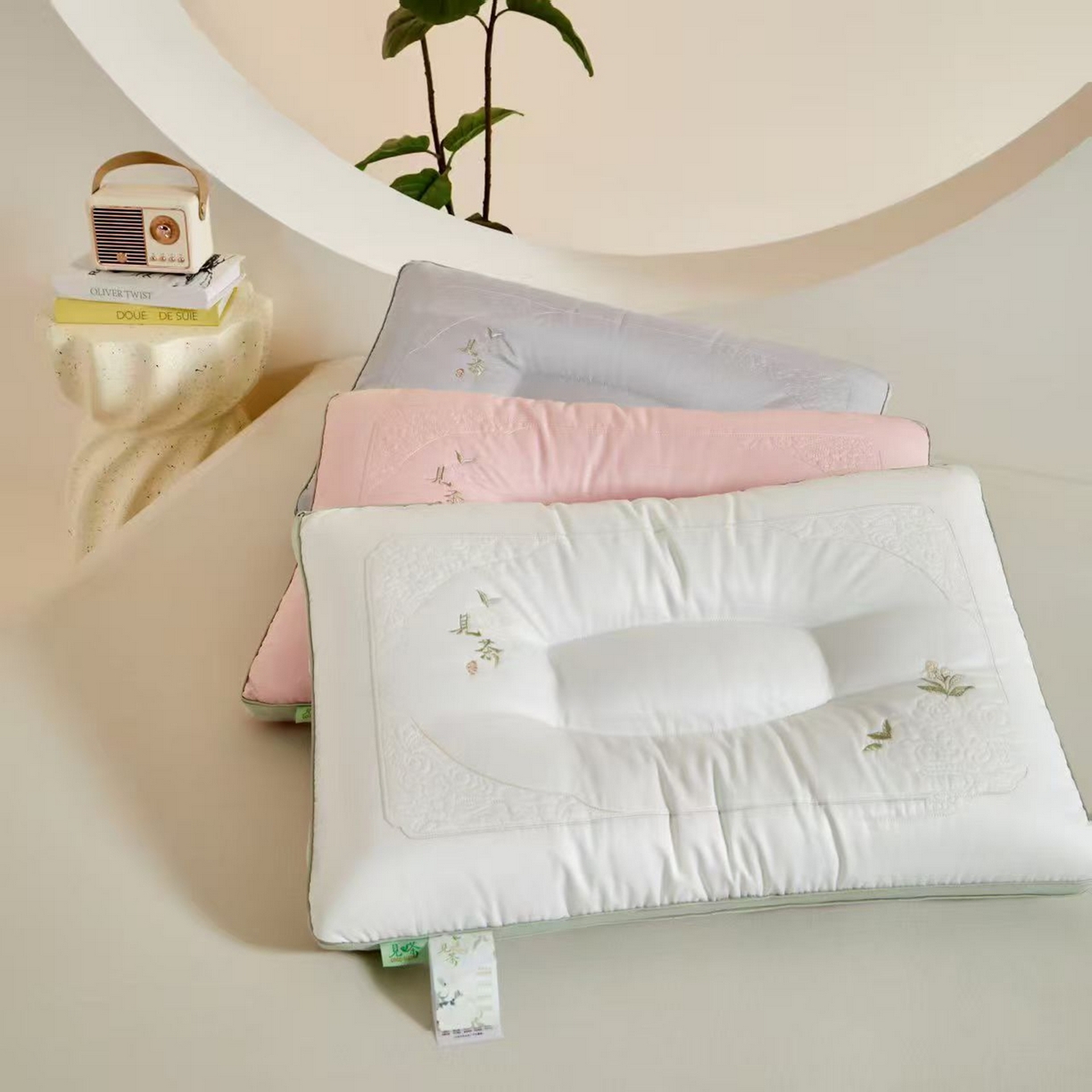 91家纺网 家纺一手货源 找家纺 （总）剑桥枕业 2025新款见茶深睡羽丝定型枕芯 剑桥枕业新品促销款式枕头