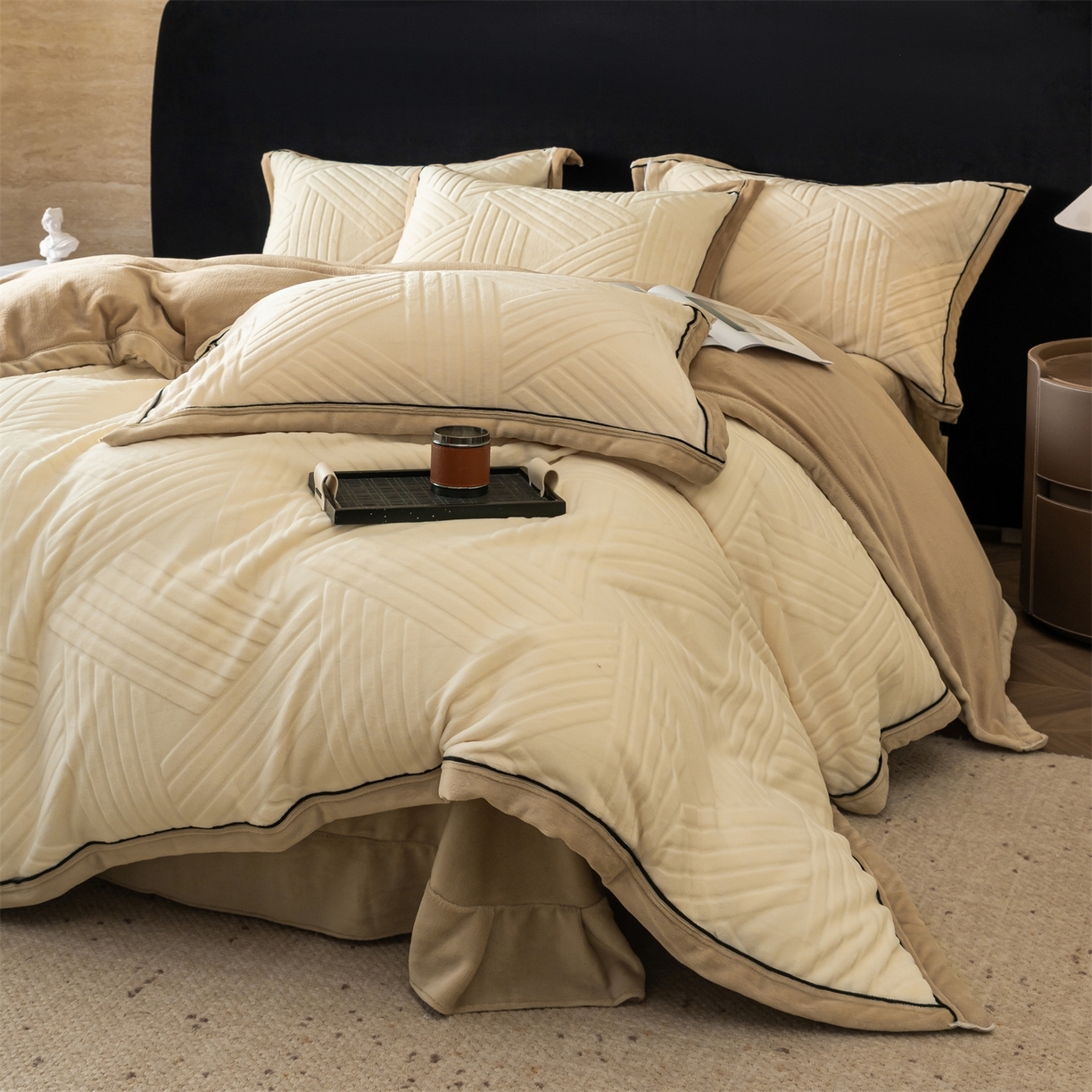 91家纺网 家纺一手货源 找家纺 （总）满座家居 2025新款高克重牛奶绒雕花四件套-罗马假日