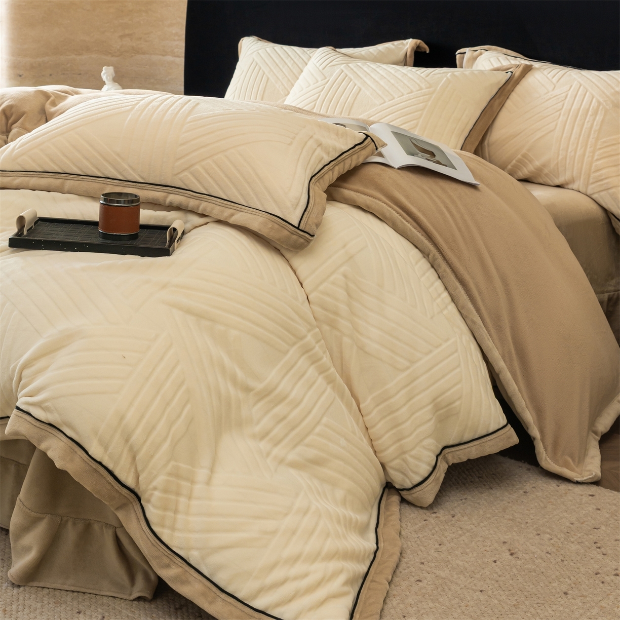 91家纺网 家纺一手货源 找家纺 （总）满座家居 2025新款高克重牛奶绒雕花四件套-罗马假日