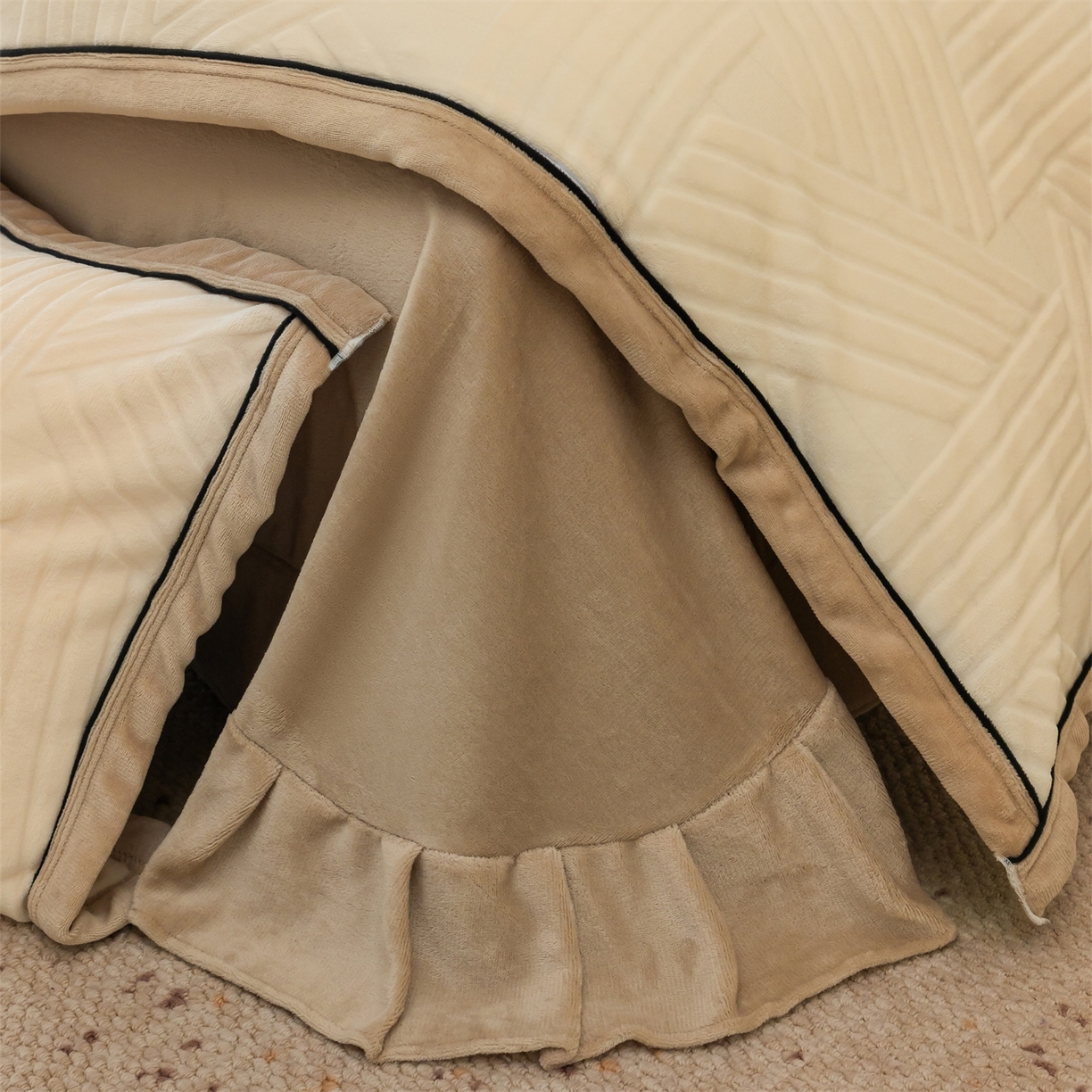 91家纺网 家纺一手货源 找家纺 （总）满座家居 2025新款高克重牛奶绒雕花四件套-罗马假日