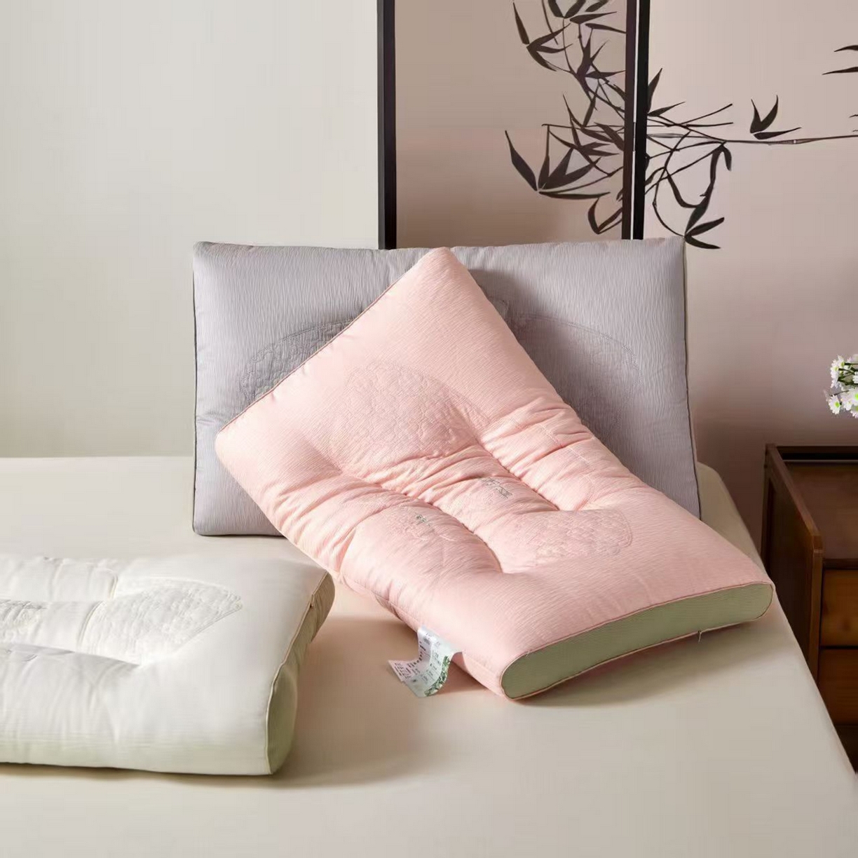 91家纺网 家纺一手货源 找家纺 （总）剑桥枕业 2025新款楠方本草羽丝定型枕芯 剑桥枕业新品促销款式枕头