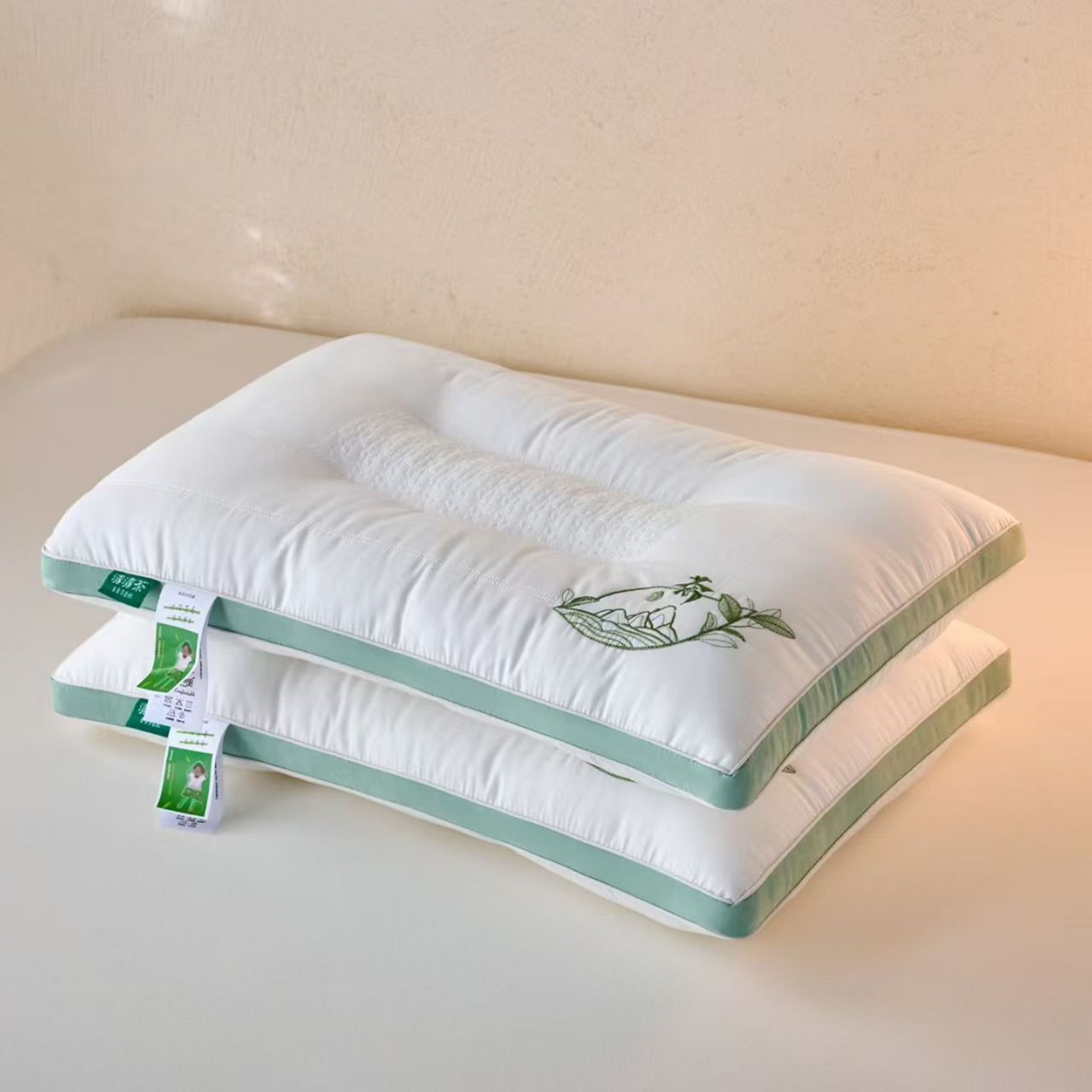 91家纺网 家纺一手货源 找家纺 （总）剑桥枕业 2025新款清新春茶羽丝定型枕芯 剑桥枕业新品促销款式枕头