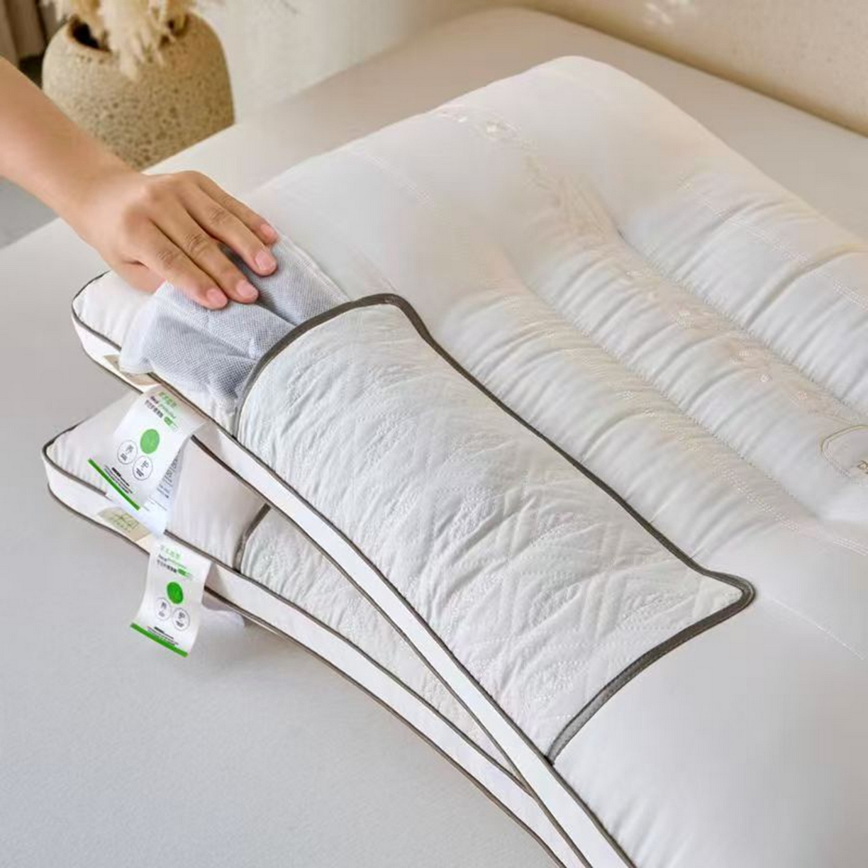 91家纺网 家纺一手货源 找家纺 （总）剑桥枕业 2025新款深睡养肤药包款羽丝定型枕芯 可选荞麦 决明子 薰衣草 促销款式枕头