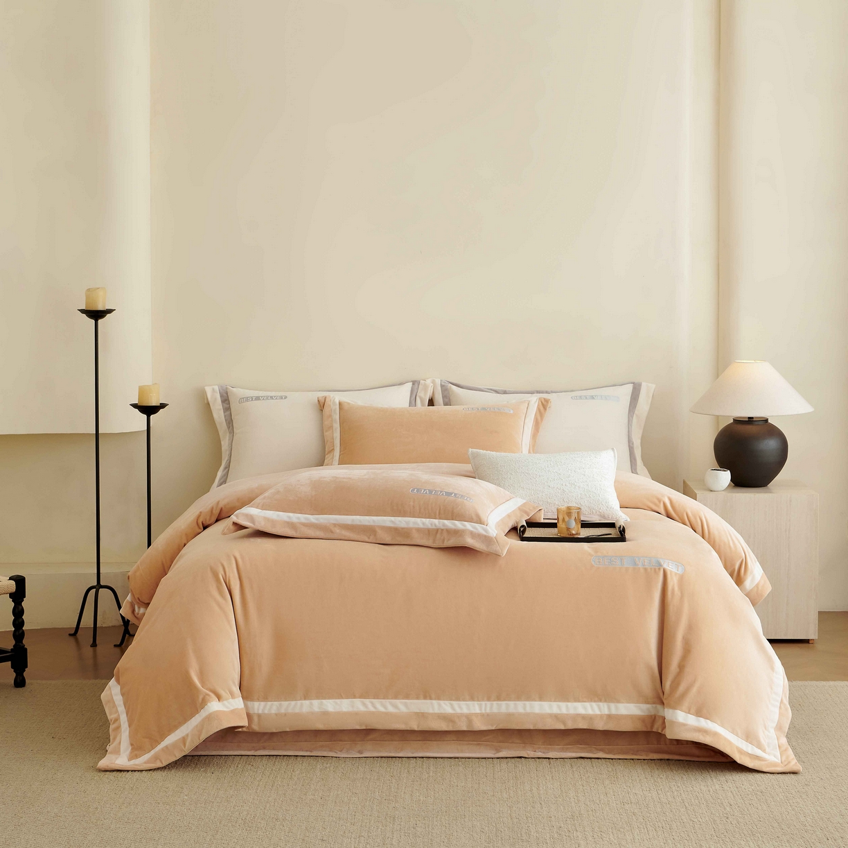 91家纺网 家纺一手货源 找家纺 榻尚家居 2025新款婴肤牛奶绒拼色工艺绣花四件套-米菲 米菲-暖驼