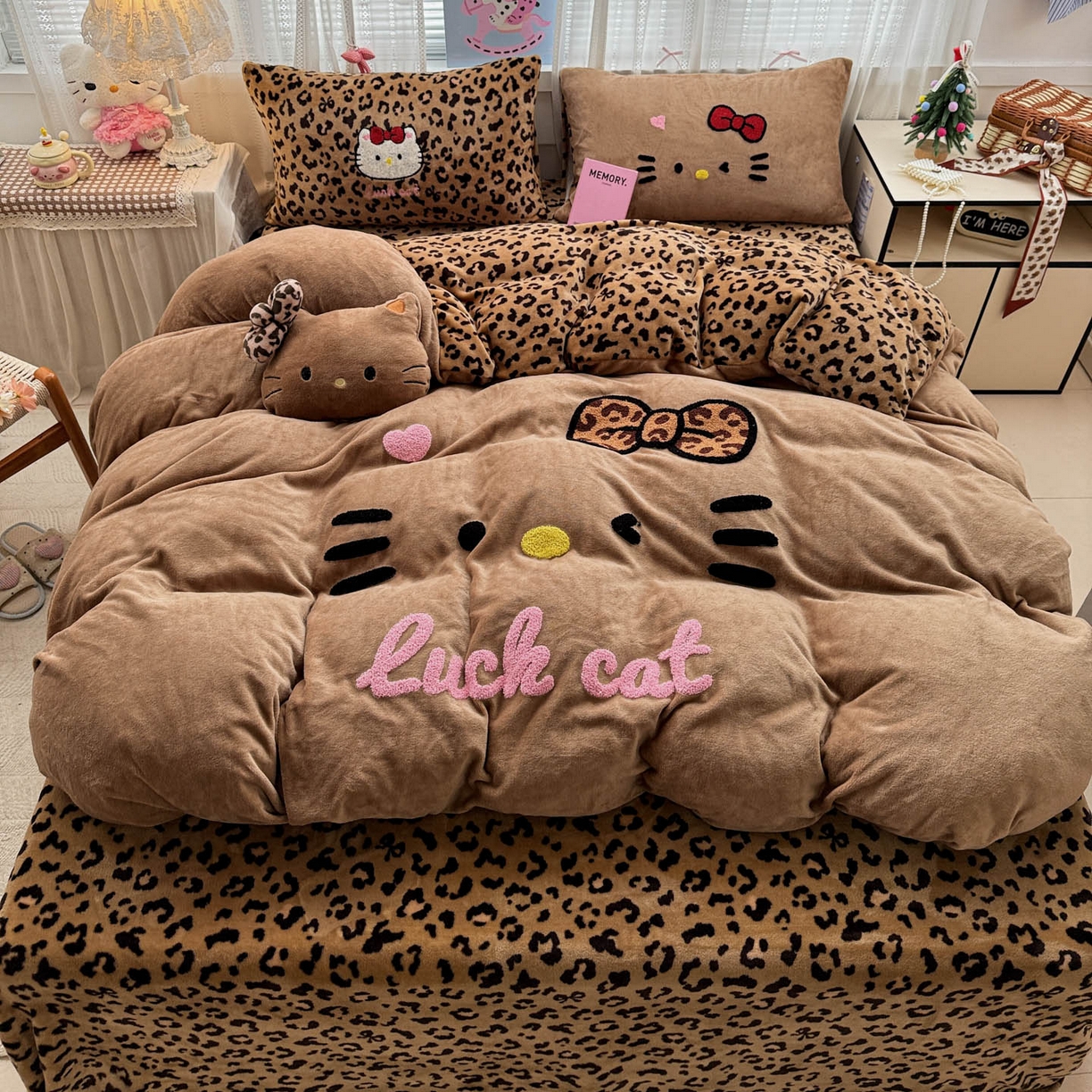 91家纺网 家纺一手货源 找家纺 （总）徕米家居 2025新款卡通毛巾绣绣花牛奶绒四件套-豹纹猫咪系列