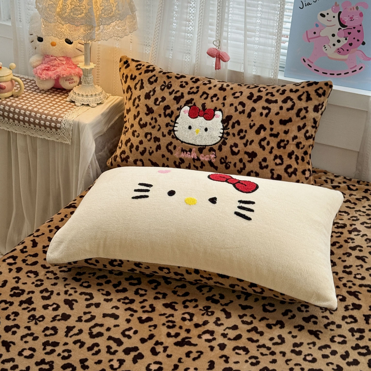 91家纺网 家纺一手货源 找家纺 徕米家居 2025新款卡通毛巾绣绣花牛奶绒四件套-豹纹猫咪系列 豹纹猫-奶白
