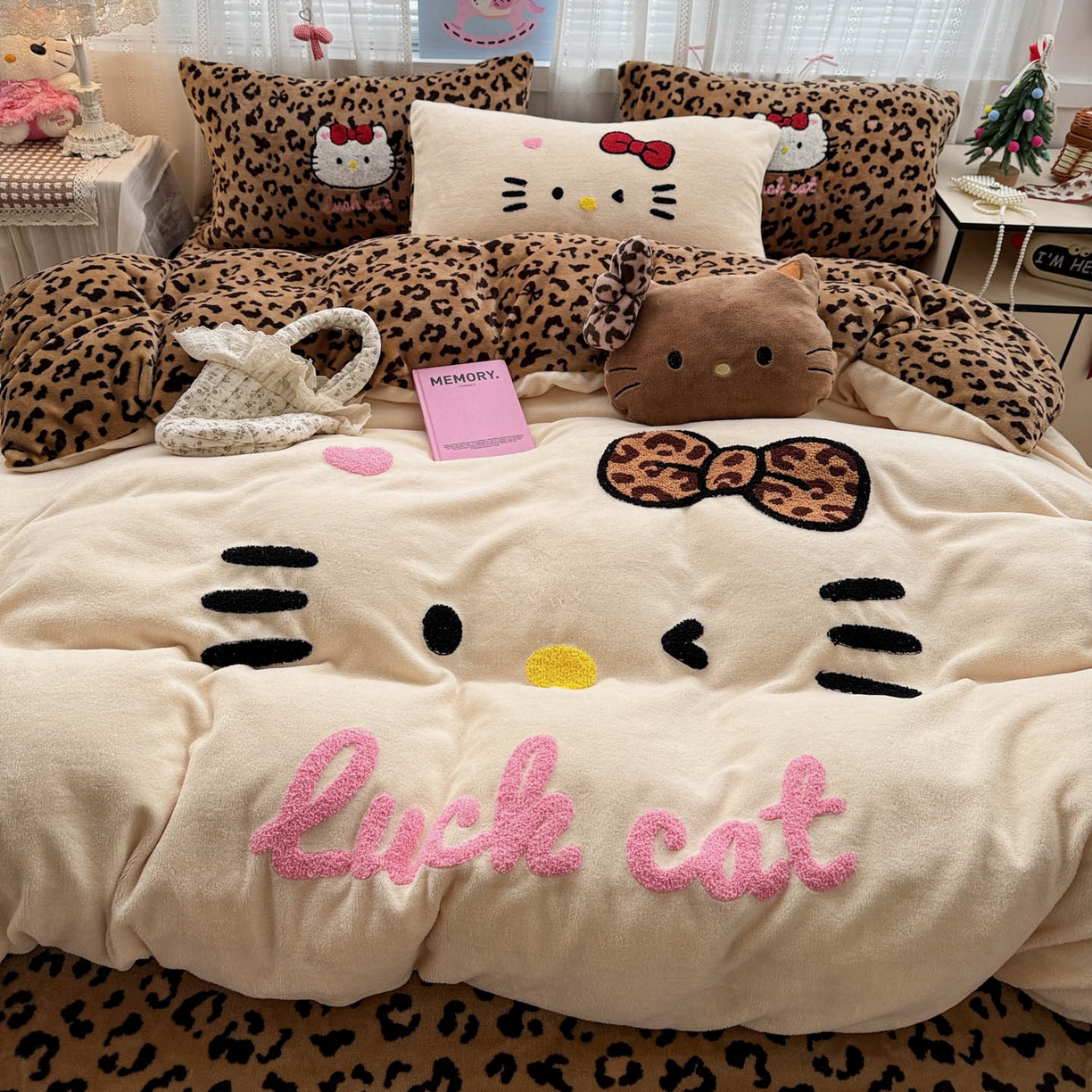 91家纺网 家纺一手货源 找家纺 徕米家居 2025新款卡通毛巾绣绣花牛奶绒四件套-豹纹猫咪系列 豹纹猫-奶白