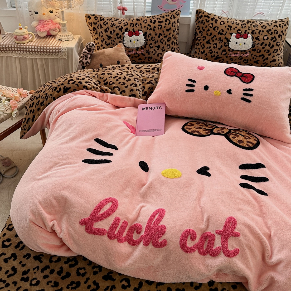 91家纺网 家纺一手货源 找家纺 徕米家居 2025新款卡通毛巾绣绣花牛奶绒四件套-豹纹猫咪系列 豹纹猫-粉