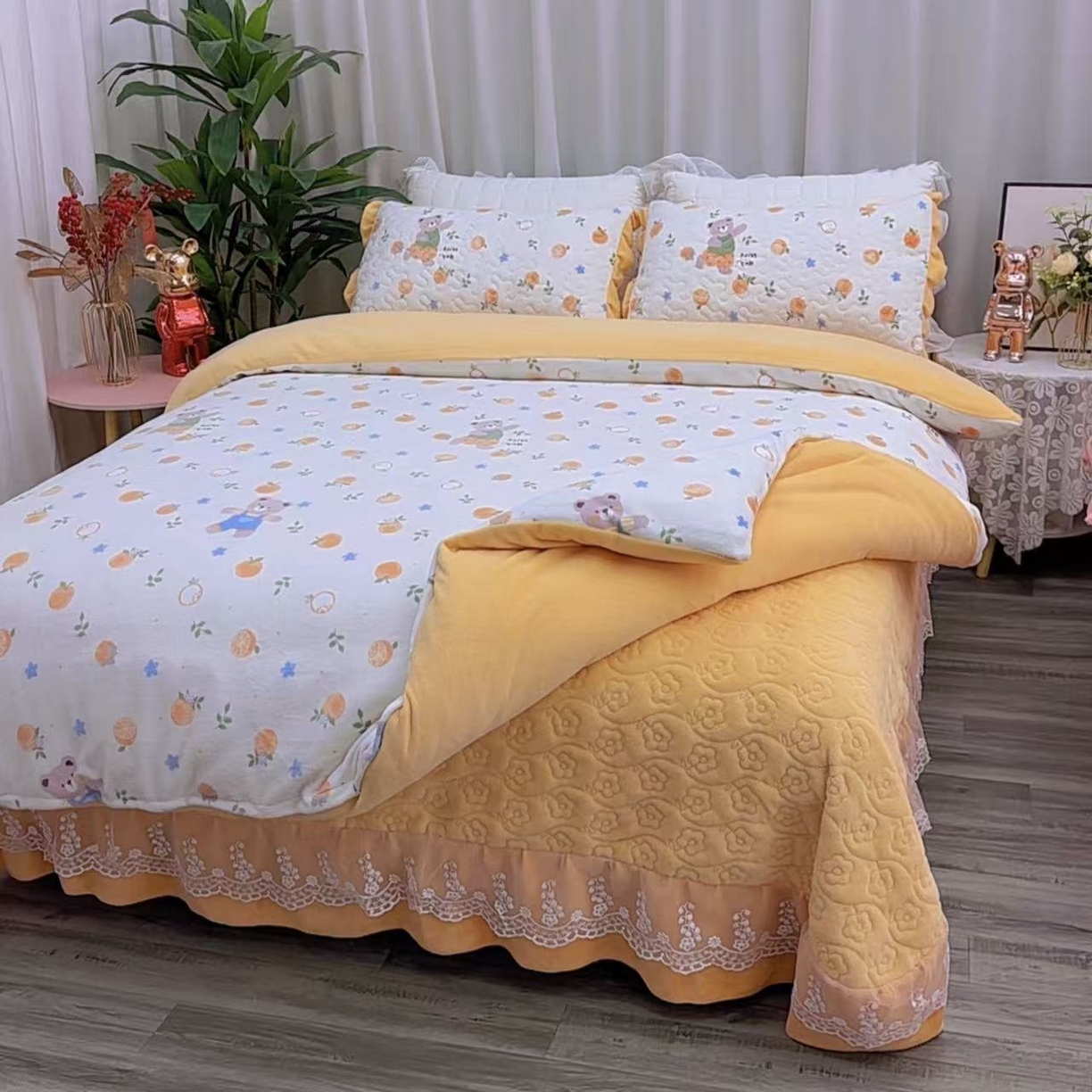 91家纺网 家纺一手货源 找家纺 （总）2025新款直播热款双层蕾丝花边牛奶绒印花床盖四件套床盖单件三件套