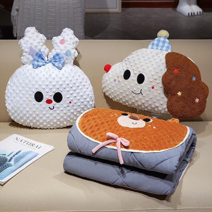 91家纺网 家纺一手货源 找家纺 仟亿莱 2025新款泡泡绒大头系列抱枕被 大头蝴蝶小兔
