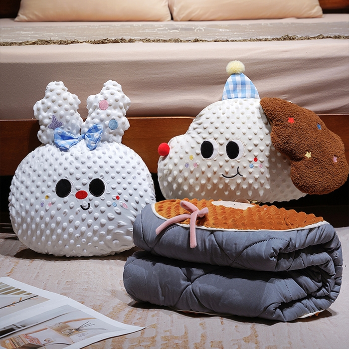 91家纺网 家纺一手货源 找家纺 仟亿莱 2025新款泡泡绒大头系列抱枕被 大头蝴蝶小兔