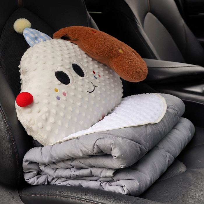 91家纺网 家纺一手货源 找家纺 仟亿莱 2025新款泡泡绒大头系列抱枕被 大头长耳狗