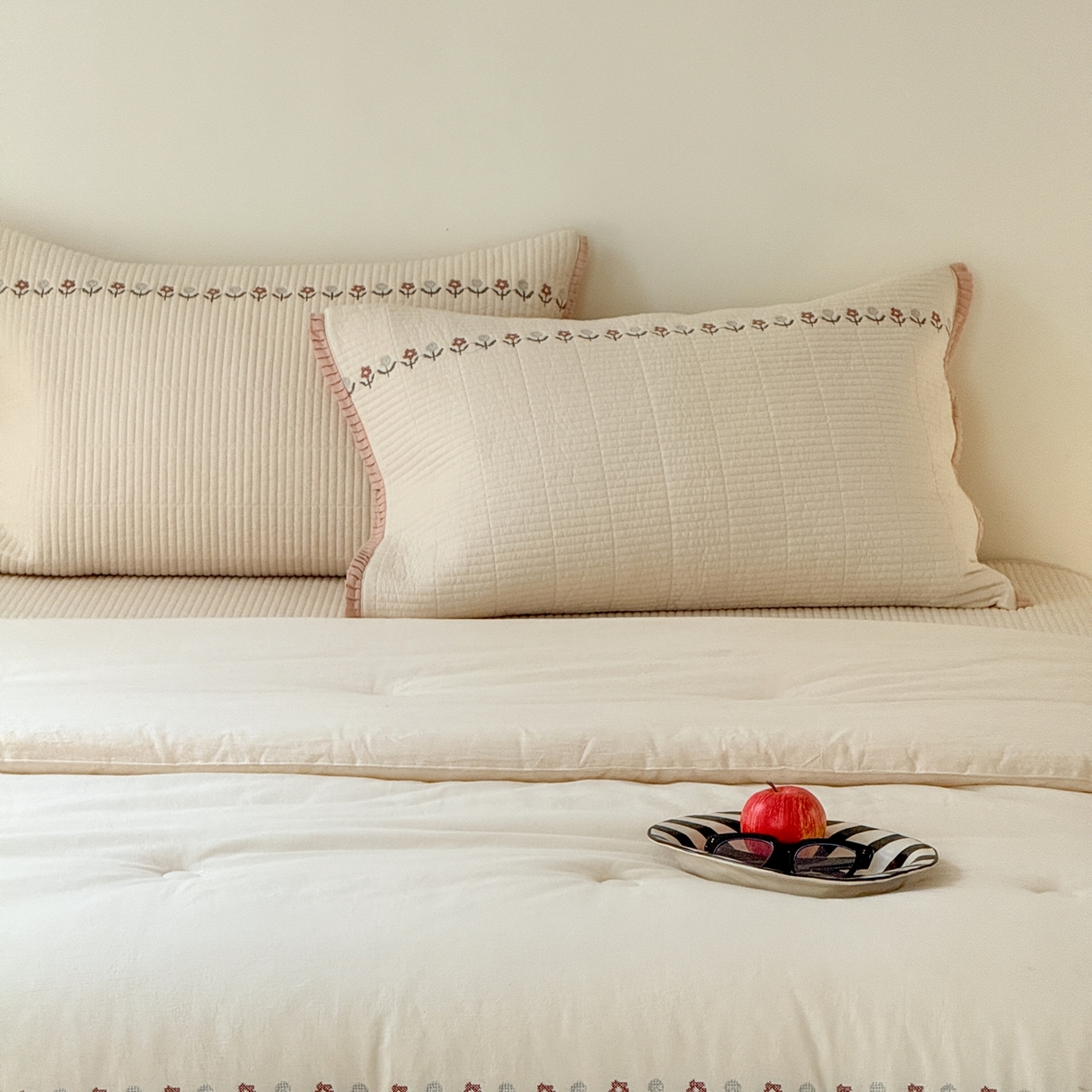 91家纺网 家纺一手货源 找家纺 （总）汇庭 2025秋冬新款花田小趣床盖三件套+花研春秋被