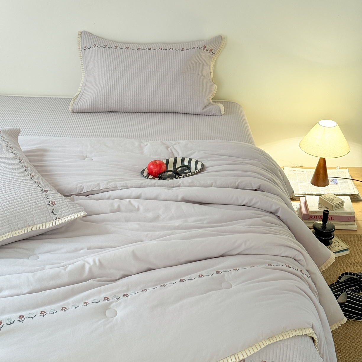 91家纺网 家纺一手货源 找家纺 汇庭 2025秋冬新款花田小趣床盖三件套+花研春秋被 春秋-花研紫