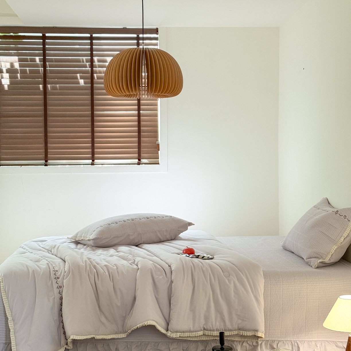 91家纺网 家纺一手货源 找家纺 汇庭 2025秋冬新款花田小趣床盖三件套+花研春秋被 春秋-花研紫