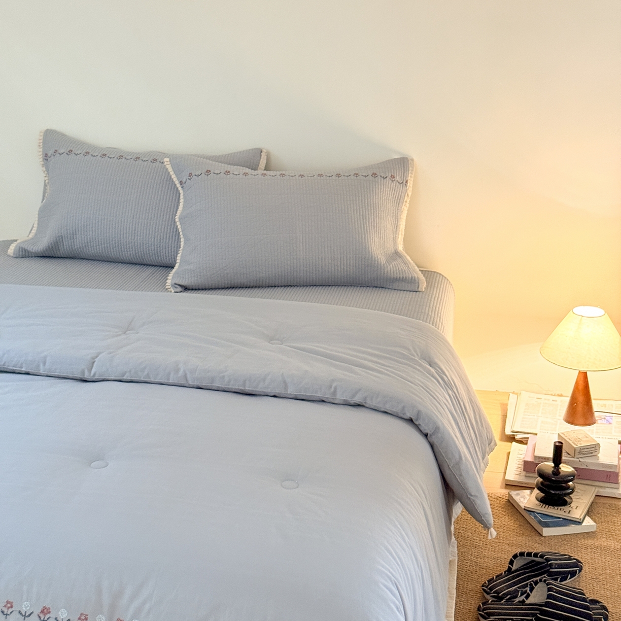 91家纺网 家纺一手货源 找家纺 汇庭 2025秋冬新款花田小趣床盖三件套+花研春秋被 春秋-花研蓝