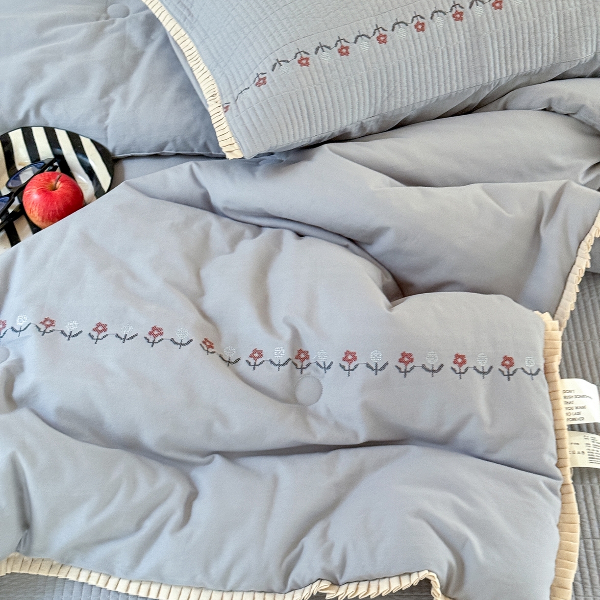 91家纺网 家纺一手货源 找家纺 汇庭 2025秋冬新款花田小趣床盖三件套+花研春秋被 春秋-花研蓝