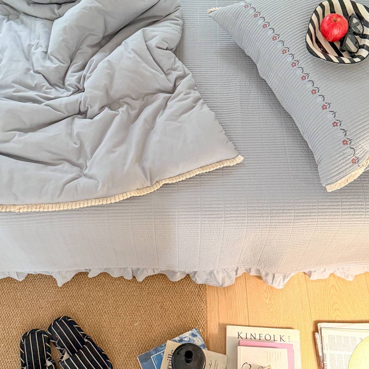 91家纺网 家纺一手货源 找家纺 汇庭 2025秋冬新款花田小趣床盖三件套+花研春秋被 春秋-花研蓝