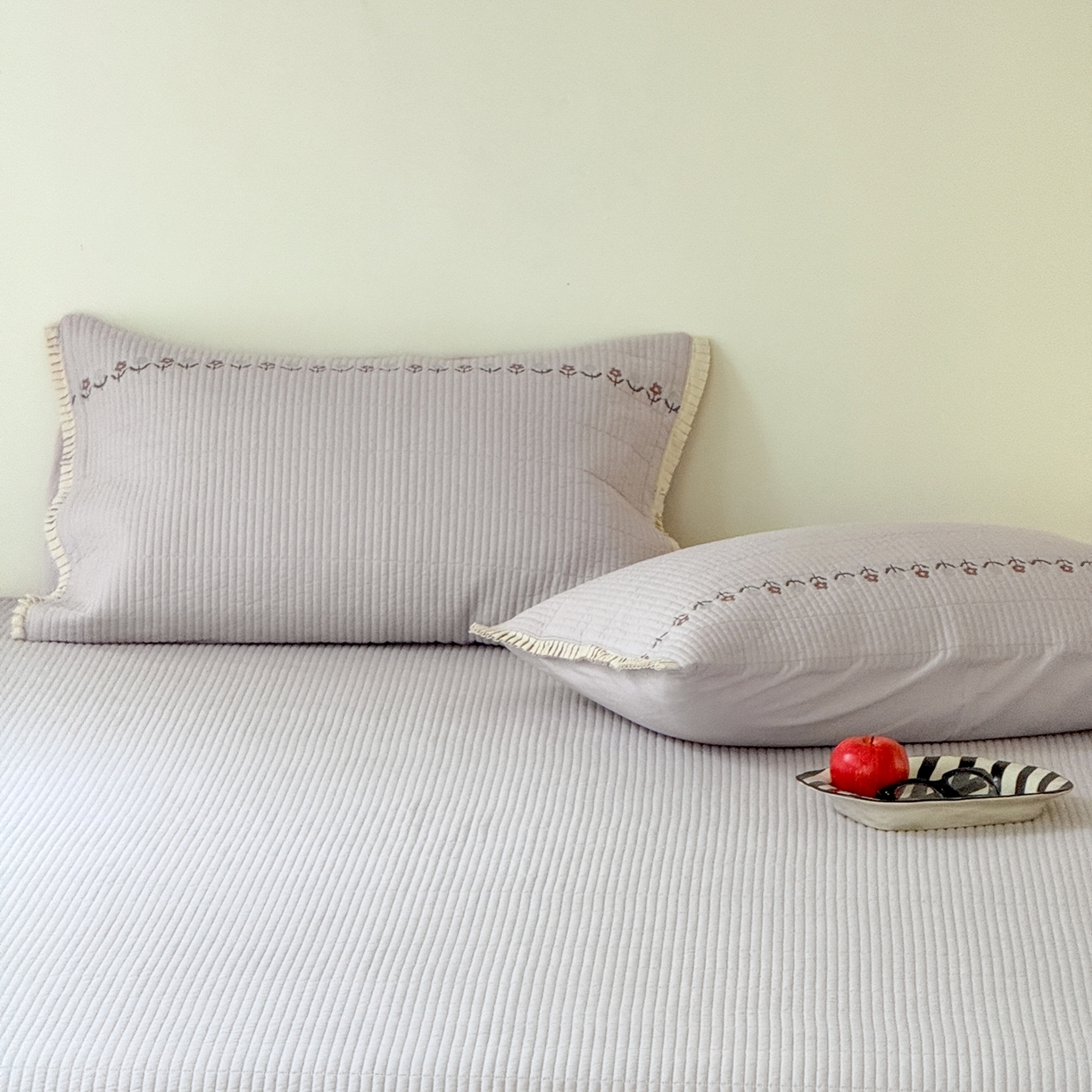 91家纺网 家纺一手货源 找家纺 汇庭 2025秋冬新款花田小趣床盖三件套+花研春秋被 床盖-花田小趣紫