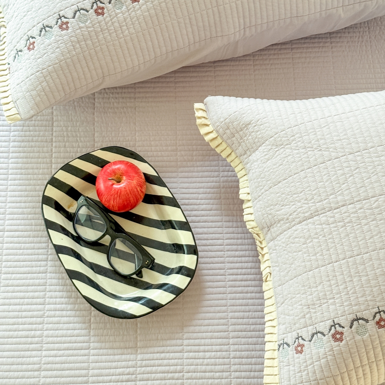 91家纺网 家纺一手货源 找家纺 汇庭 2025秋冬新款花田小趣床盖三件套+花研春秋被 床盖-花田小趣紫