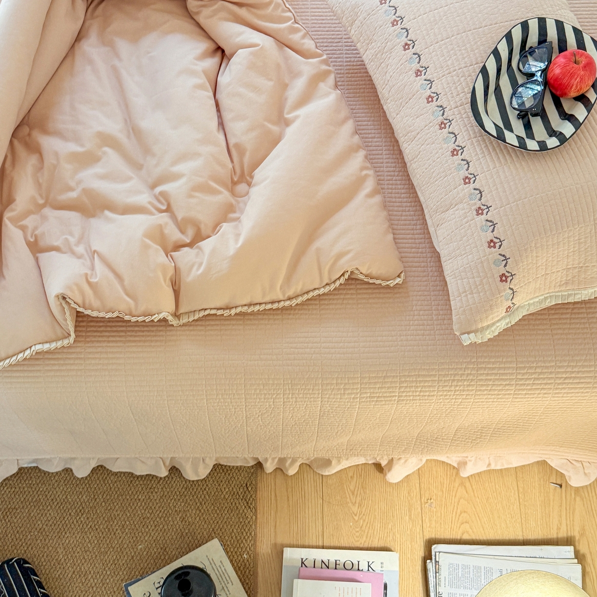 91家纺网 家纺一手货源 找家纺 汇庭 2025秋冬新款花田小趣床盖三件套+花研春秋被 春秋-花研粉