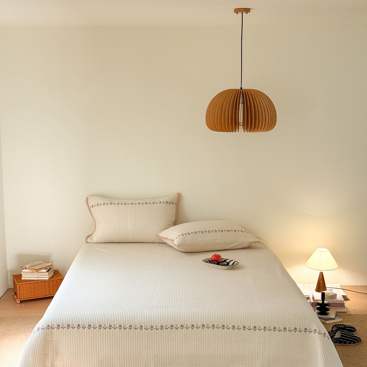 91家纺网 家纺一手货源 找家纺 汇庭 2025秋冬新款花田小趣床盖三件套+花研春秋被 床盖-花田小趣白