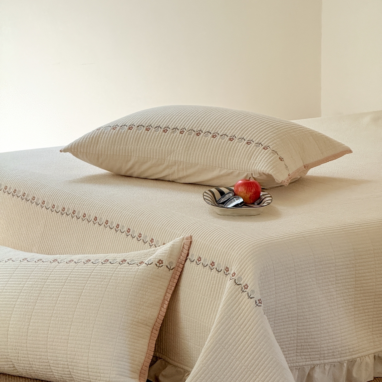 汇庭 2025秋冬新款花田小趣床盖三件套+花研春秋被 床盖-花田小趣白