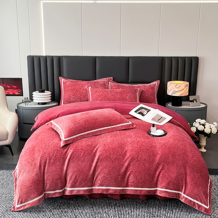 91家纺网 家纺一手货源 找家纺 妮恒美家纺 2025新款10斤床盖款牛奶绒四件套（控价最低价不得低于198） 床盖款-安哥拉红