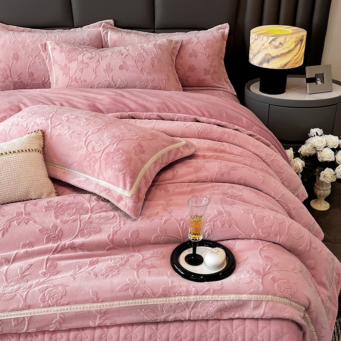 91家纺网 家纺一手货源 找家纺 妮恒美家纺 2025新款10斤床盖款牛奶绒四件套（控价最低价不得低于198） 床盖款-豆沙