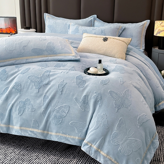91家纺网 家纺一手货源 找家纺 妮恒美家纺 2025新款10斤床盖款牛奶绒四件套（控价最低价不得低于198） 床盖款-海蓝灰