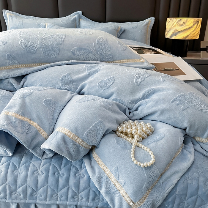 91家纺网 家纺一手货源 找家纺 妮恒美家纺 2025新款10斤床盖款牛奶绒四件套（控价最低价不得低于198） 床盖款-海蓝灰